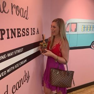 Meet your Posher, Ashley